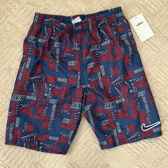 Nike Boys' Logo Mash-Up Breaker 8” Volley Shorts, red white & blue, Size XL NWT - Picture 4 of 16